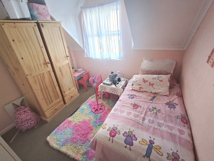 2 Bedroom Property for Sale in Whispering Pines Western Cape